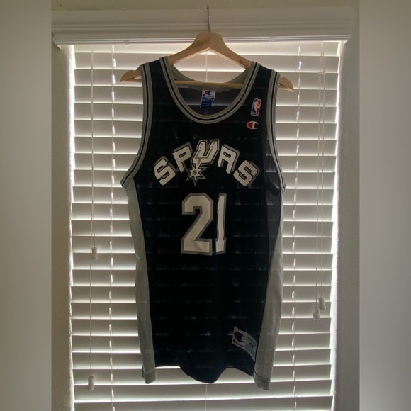 Vintage Tim Duncan Jersey - Picture 6 of 7